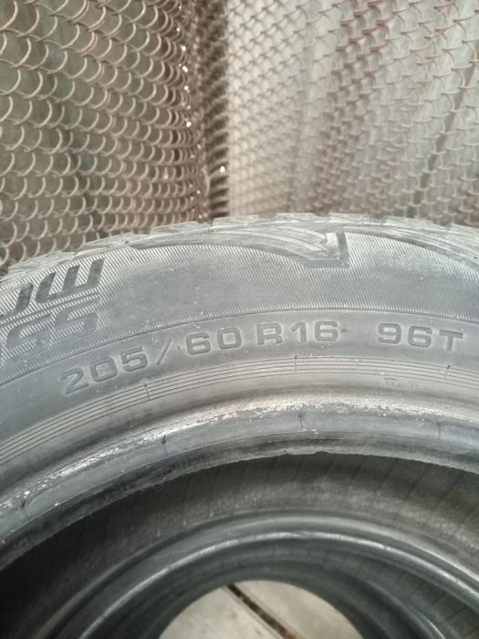 Шины зимние 205/60 R16