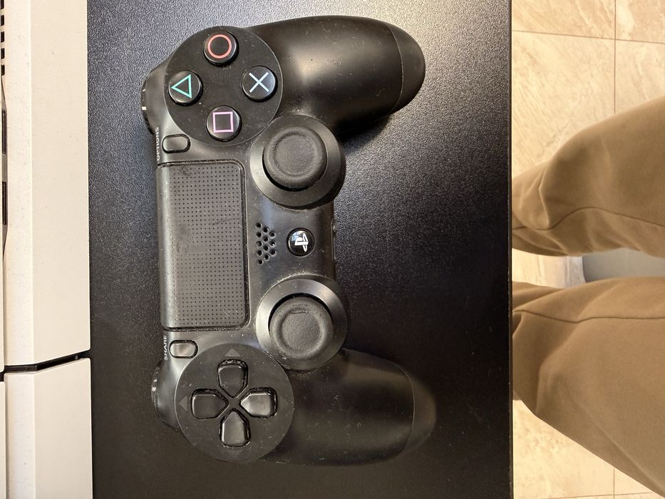 Playstation 4 white edition 500GB