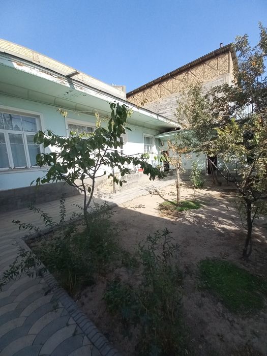 Yakkasaroy Glinka taraf mo'ljal:8-roddom restoran Mayami 3.97-sotok