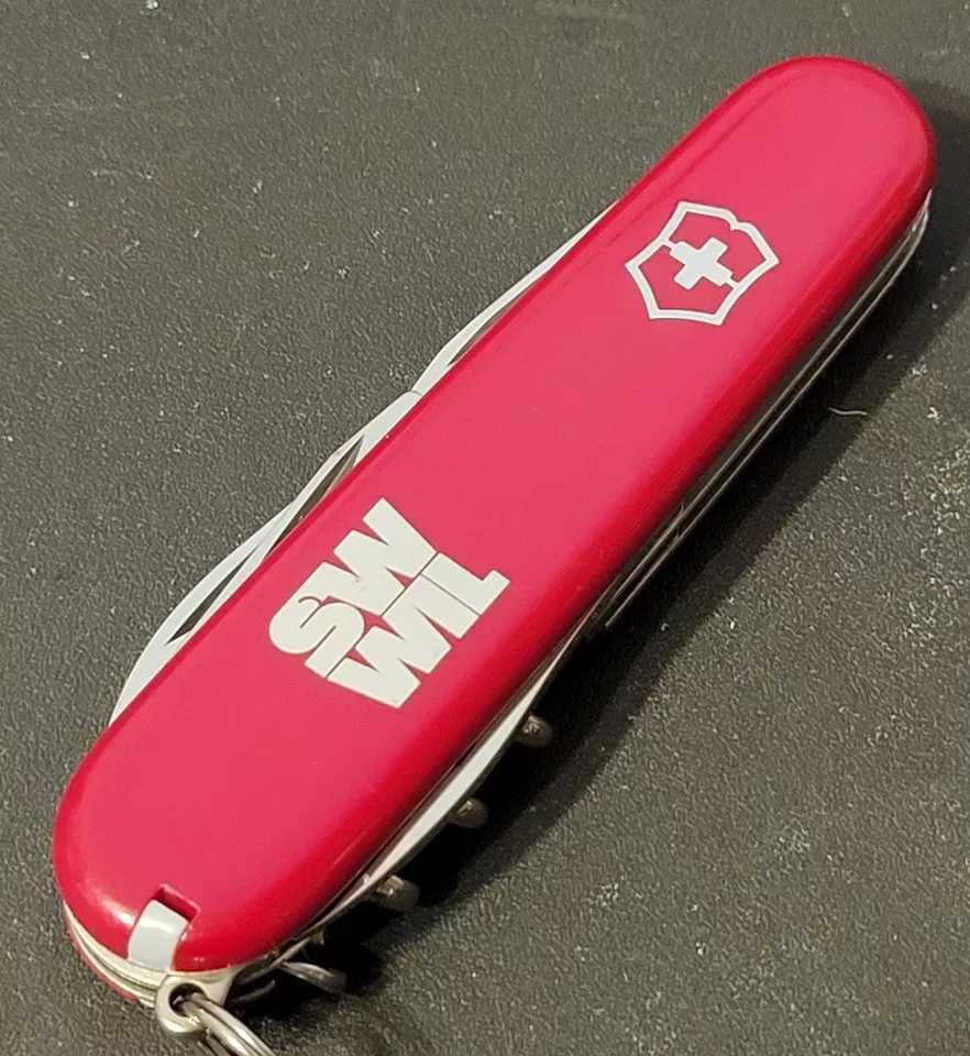 Швейцарские армейские ножи Victorinox.