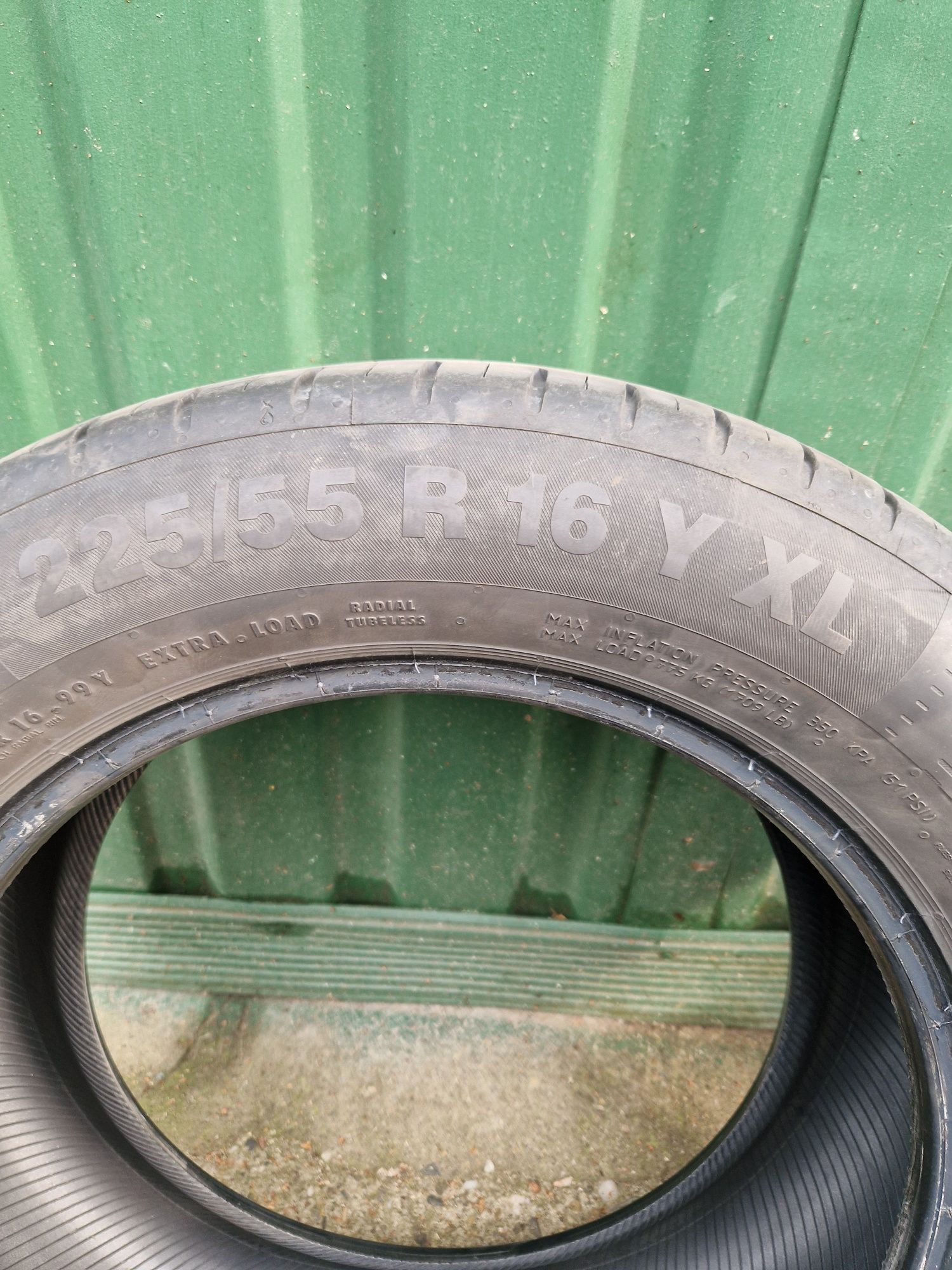 Vând cauciucuri de vara 225/55/16