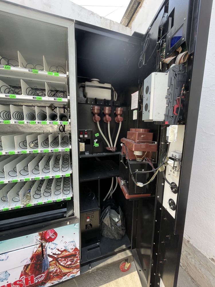 Vending Xolodelnik Coffe apparati bilan