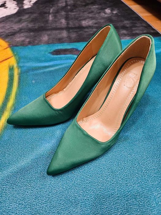 Туфли вечерние, атласные 37-38р (новые)