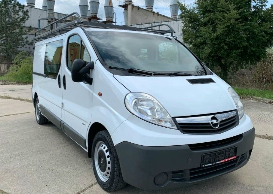 OPEL VIVARO EXTRA LUNG 5+1 Locuri si Marfa