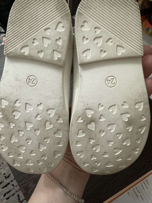 Vand sandalute lac albe