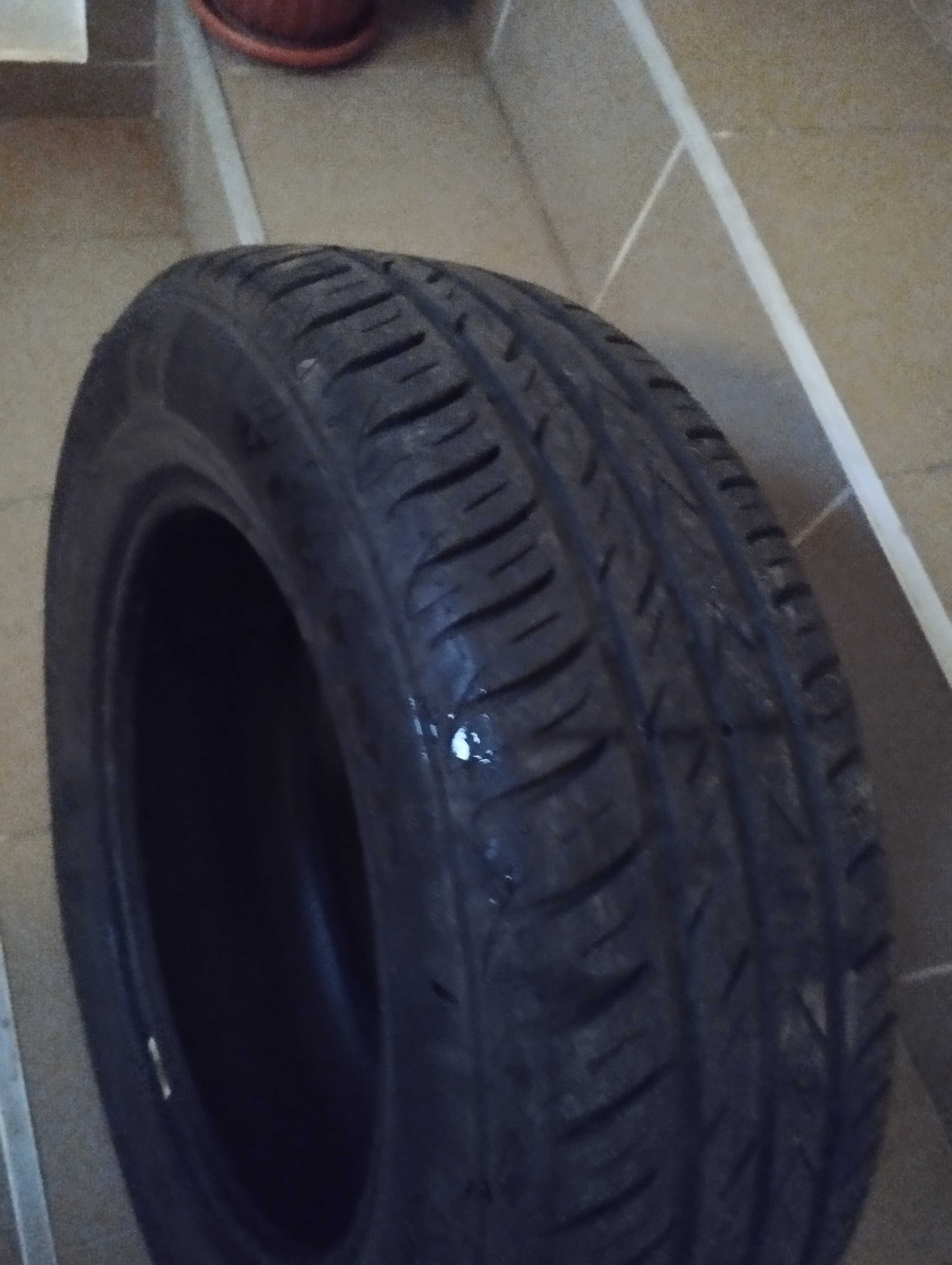 Vând cauciucuri iarna folosite R15 195/65
