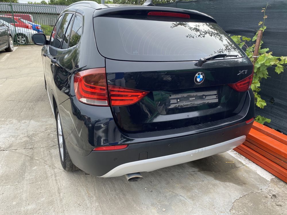 Haion cu lunetă BMW X1  2011