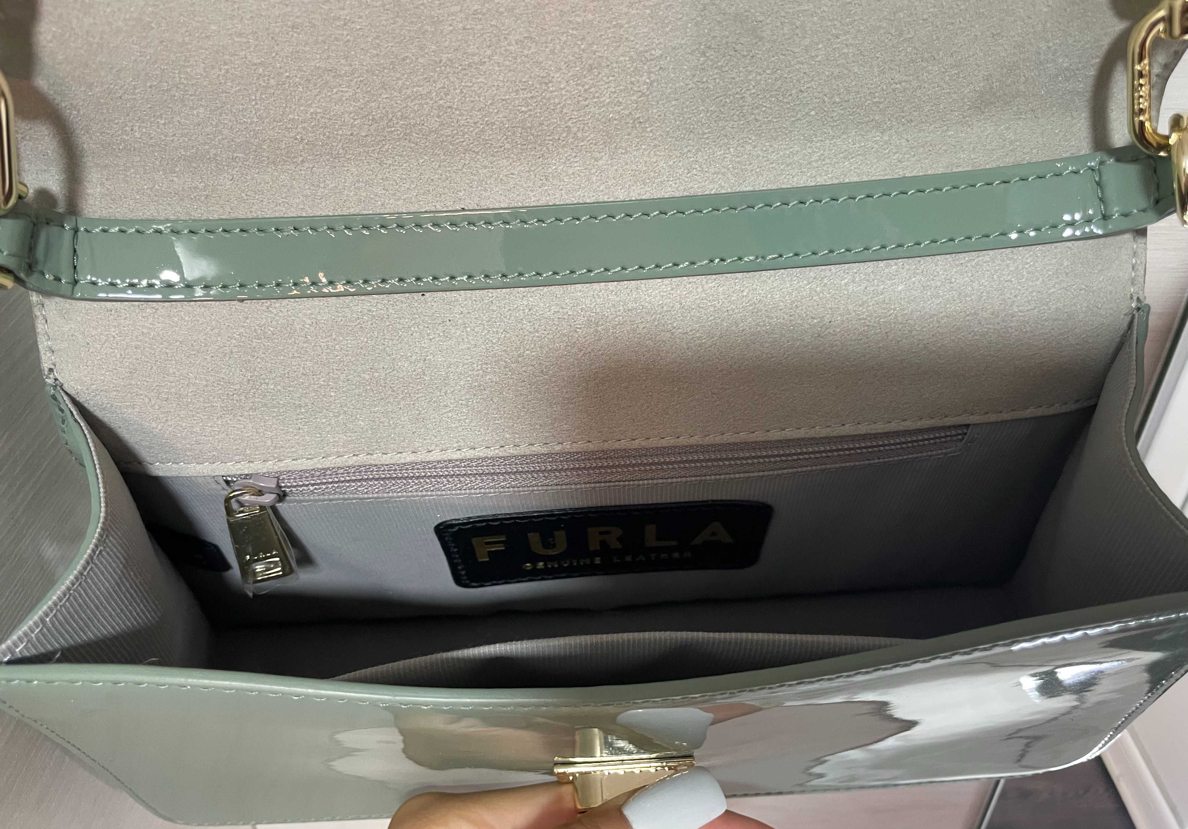 Чанта Furla Zoe S петрол лачена