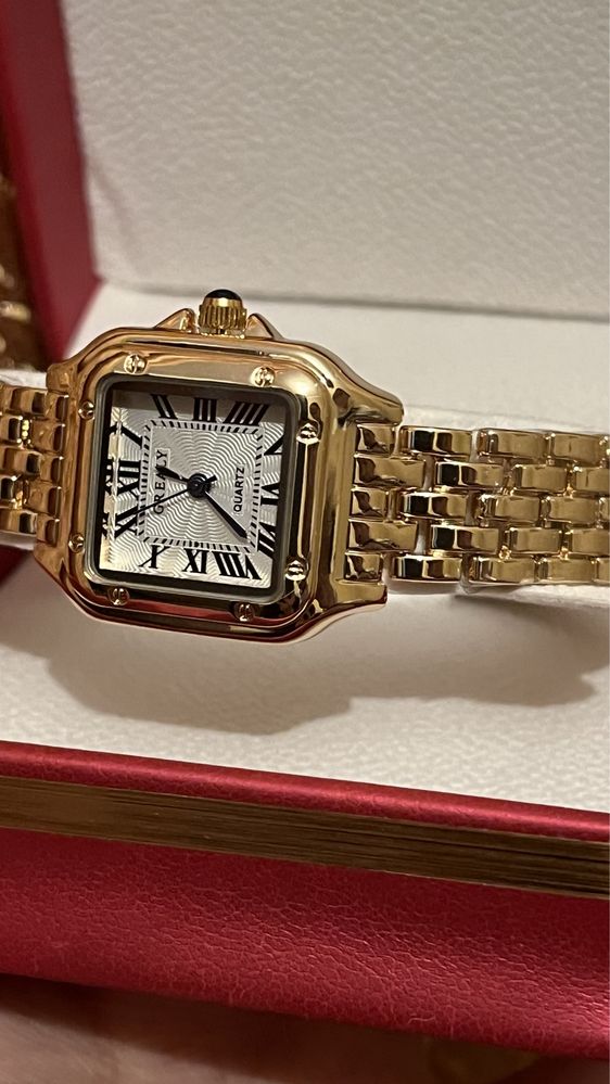 Женские часы под Cartier новые