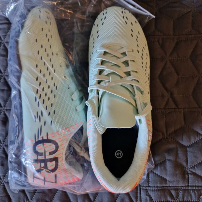 Нови стоножки за футбол CR7 номер 41