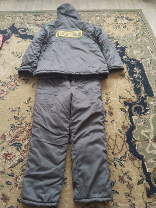 Продам зимние форму для охранных 15000т новый 52 размер