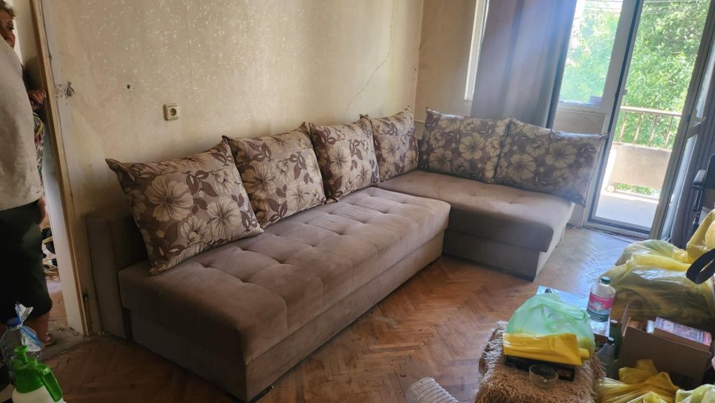 Продавам разтегателен диван