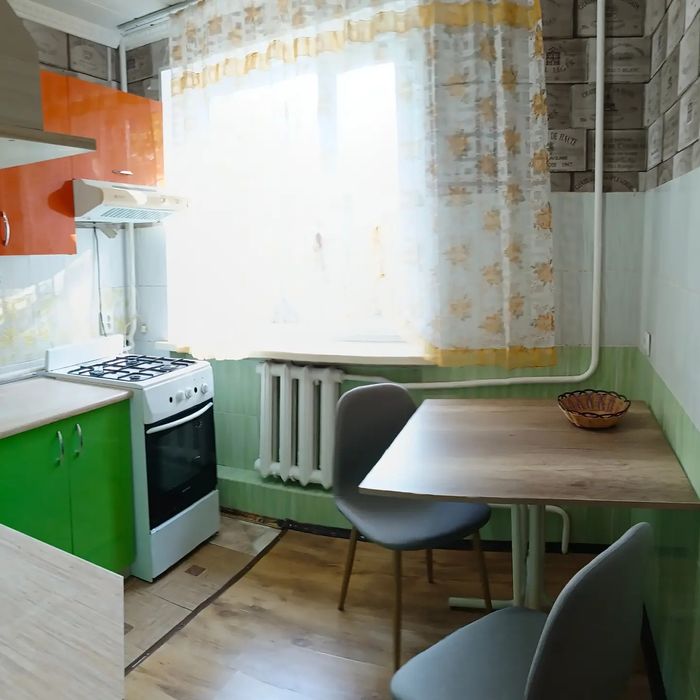 С кондиционером,для некурящих Абая-Бульварная