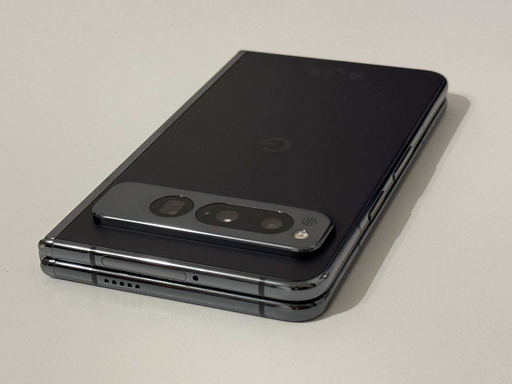 Бартер! Google Pixel Fold 256/12GB Obsidian Black (Черен)
