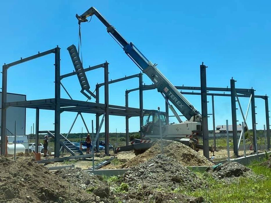 Vand hala metalica cu panouri sandwich conform proiect montaj la cerer