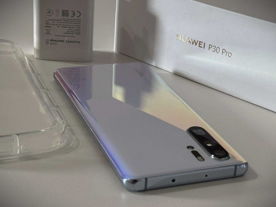 Бартер! Huawei P30 Pro Breathing Crystal (Преливащ цвят)