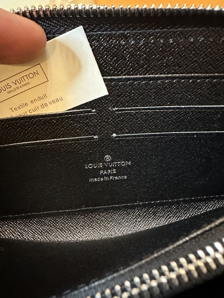 Portofel Louis Vuitton Piele Black Full Box Cod interior