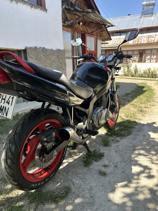 Suzuki GS 500 2005