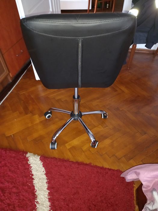 Scaun de birou .