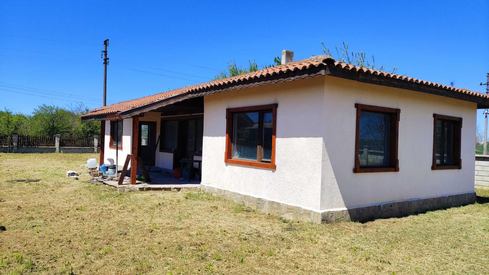 Продавам нова къща в село Селце, до Каварна