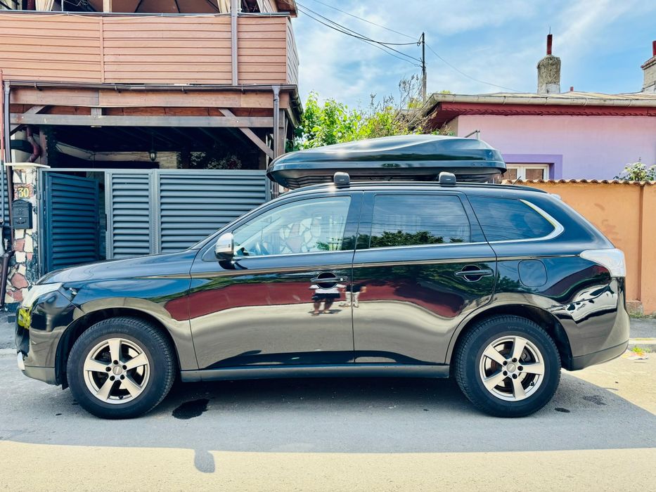 Mitsubishi Outlander 2013 facility 7locuri cutie automata