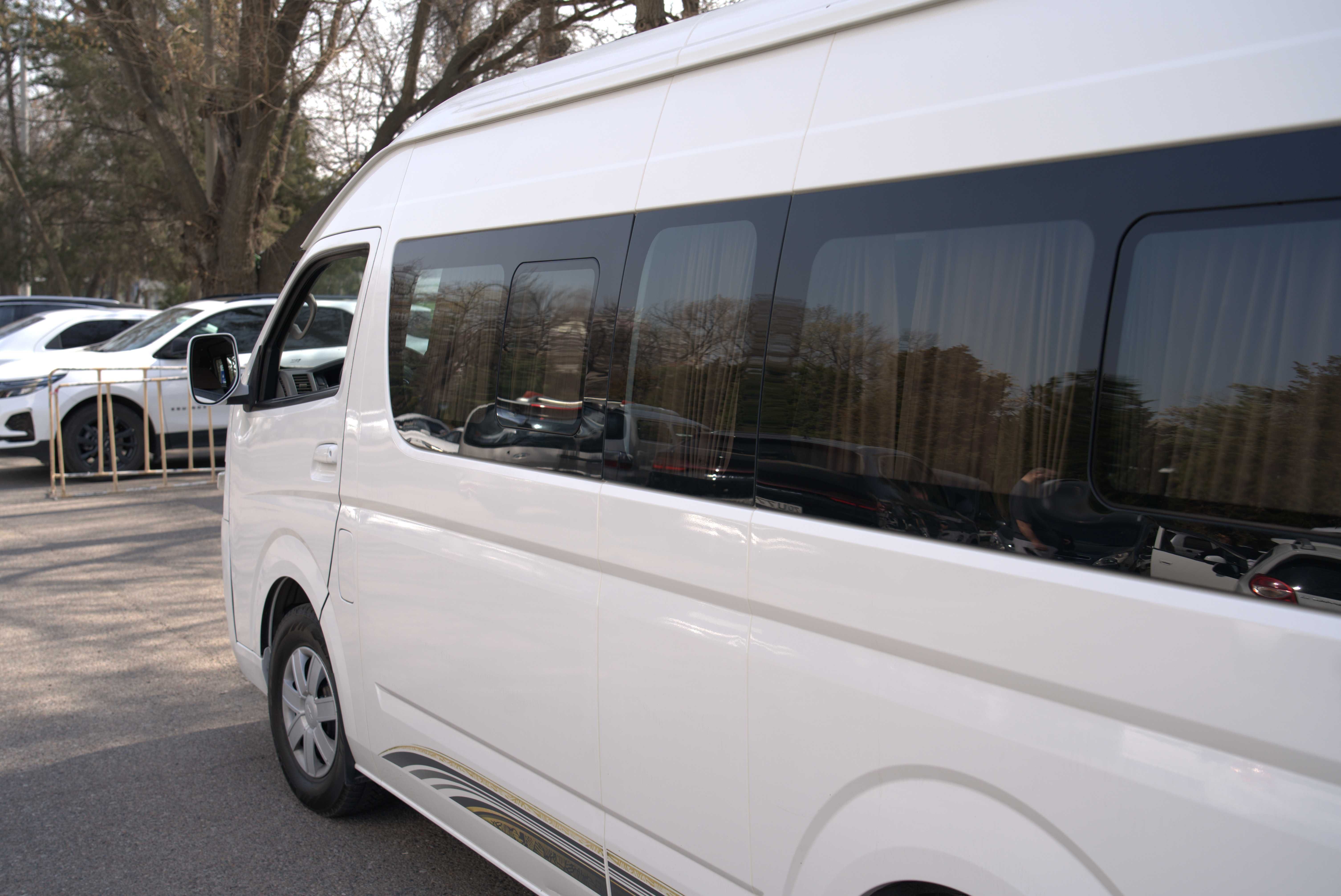 Услуга автоперевозки на 7, 14 и 20 местных микроавтобусах