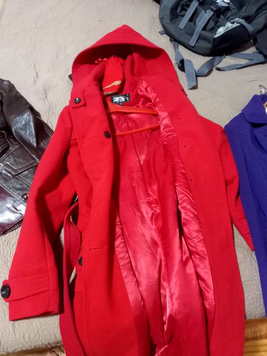 Продам кожаный пиджаки и польта современные стильные в отличн