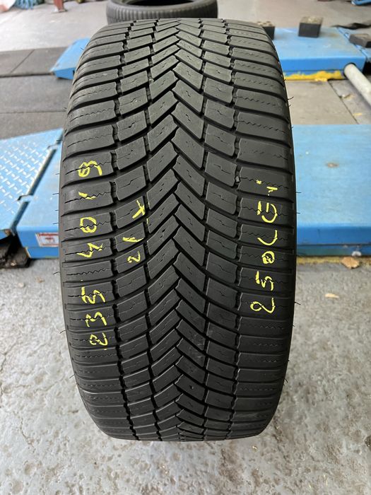 235 40 19 bridgestone all season dot 2021