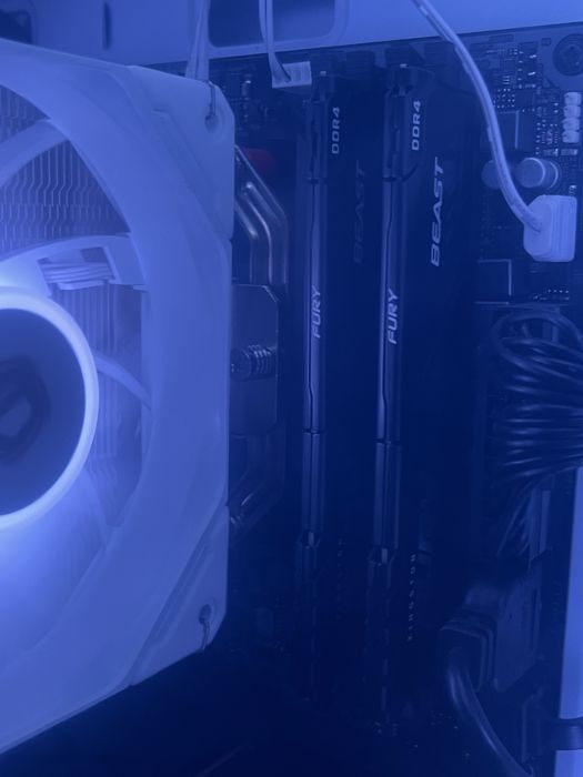 Kingston Fury Beast DDR4 16 ГБ (2×8 ГБ) 3200 MHz, CL16, рабочие