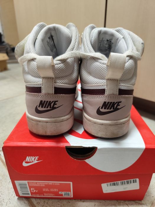 Високи кожени кецове Nike borough mid