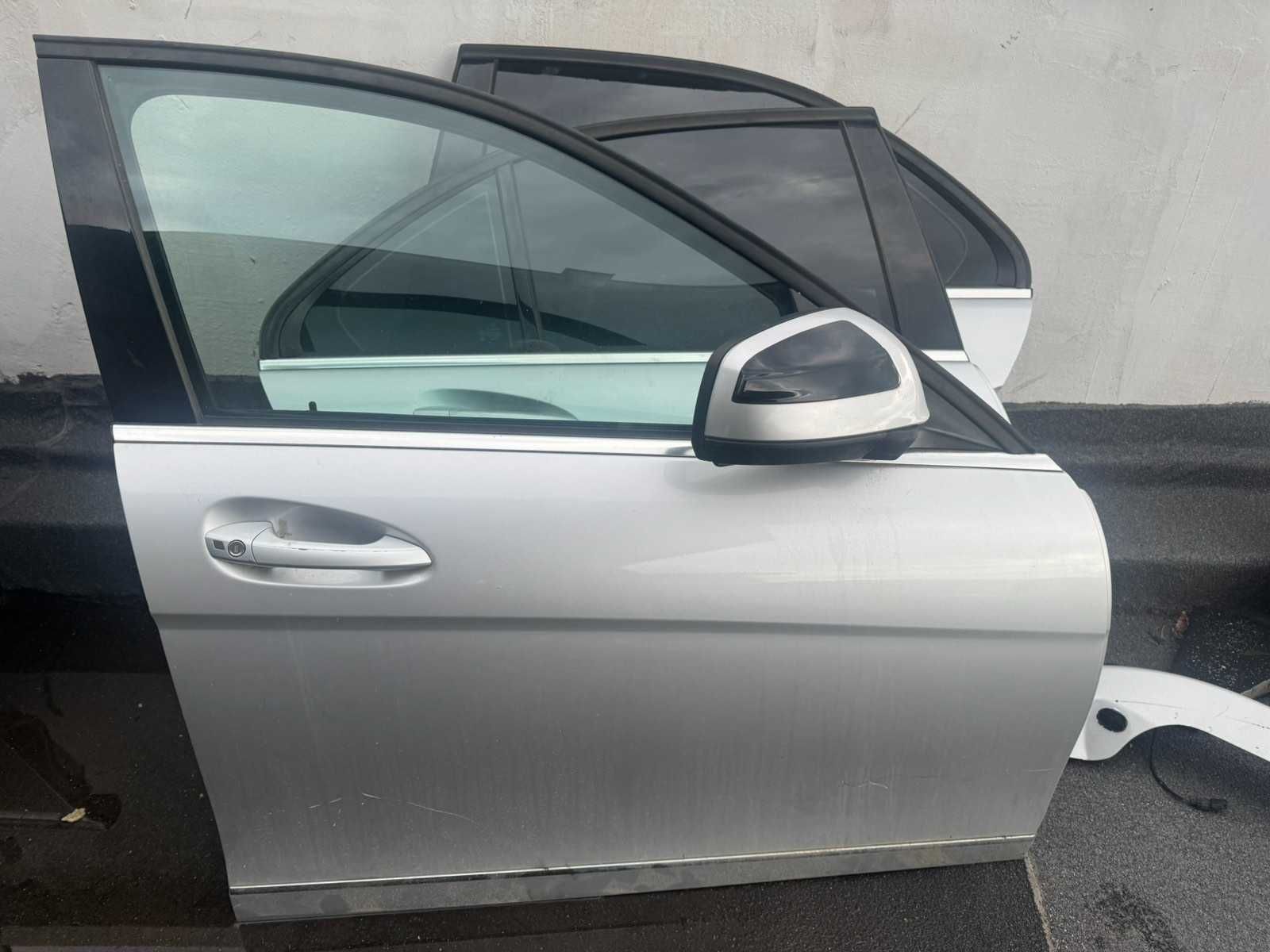 Предна дясна врата за Mercedes W204 C class