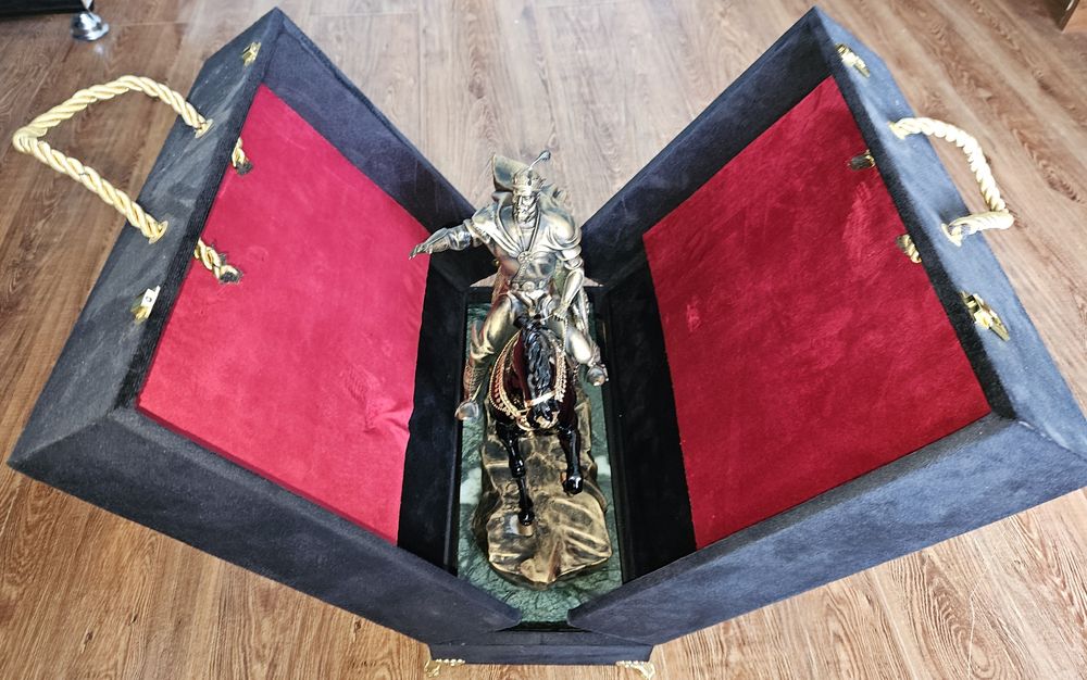 Amir Temur haykali (Premium, Polystone + Hindiston marmari + qutisi