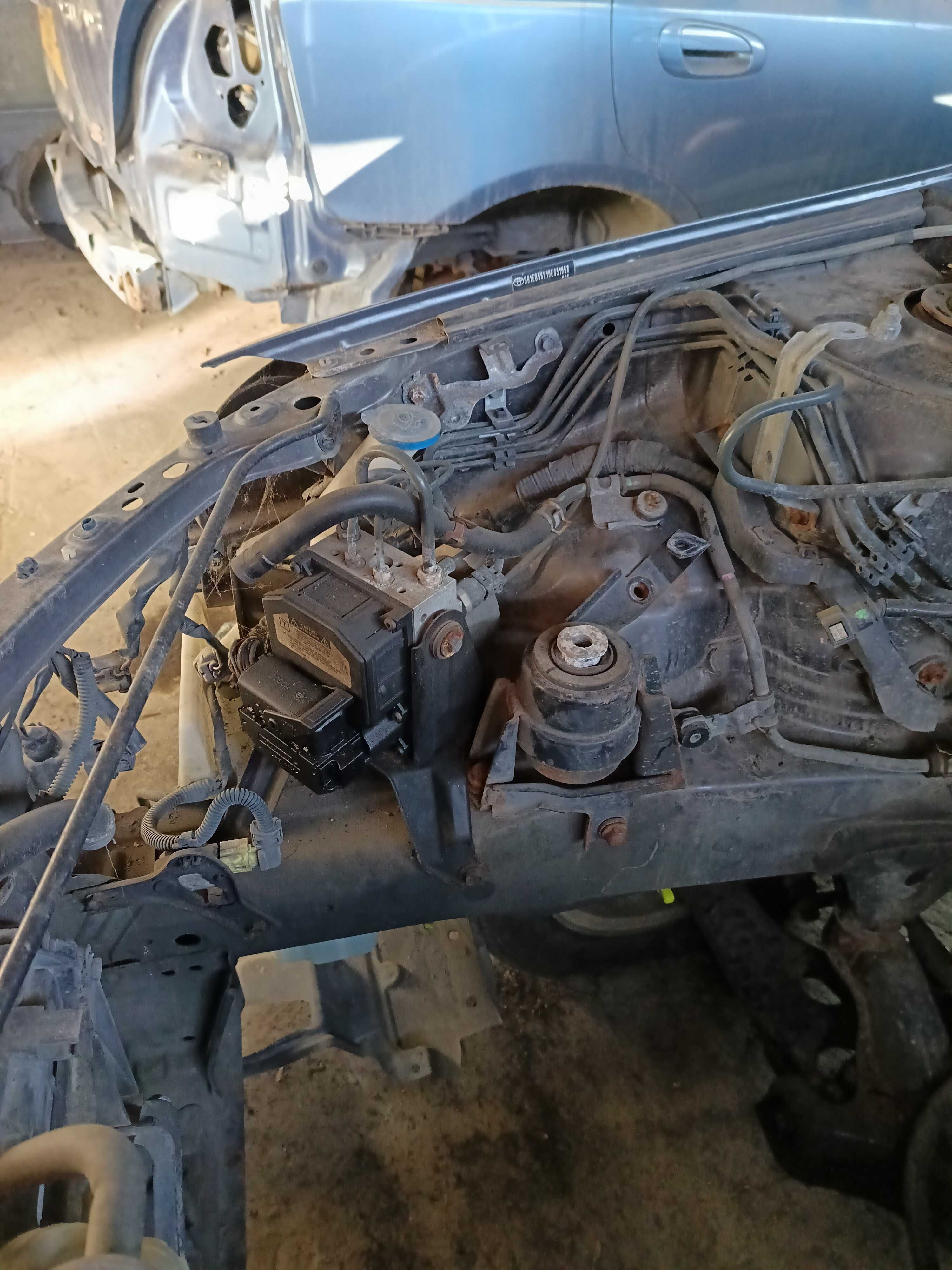 Toyota Avensis 2.2 DCAT на части
