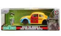 Set Macheta Vw Beetle 1959 cu figurina Oscar The Grouch, 1/24, Jada