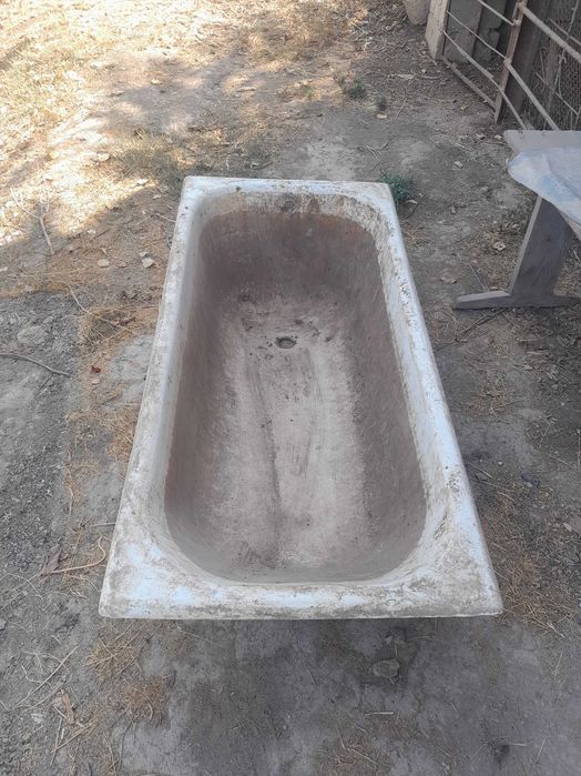 Chugun vanna sotiladi