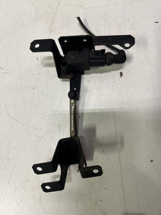 Suport senzor parcare nivel xenon lampi numar Golf 6