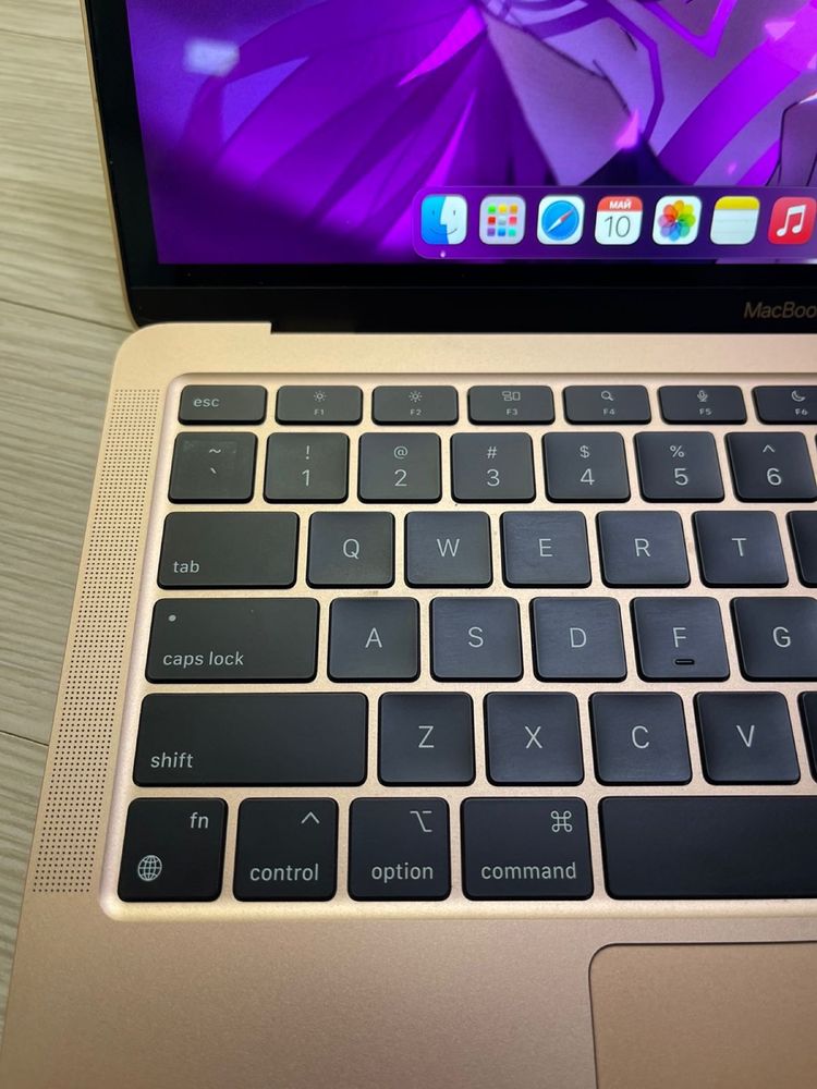 Macbook 13 Air золотистый