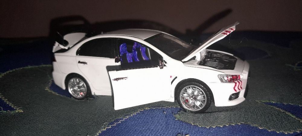 Продам масшатбную модель Mitsubishi lancer evolution