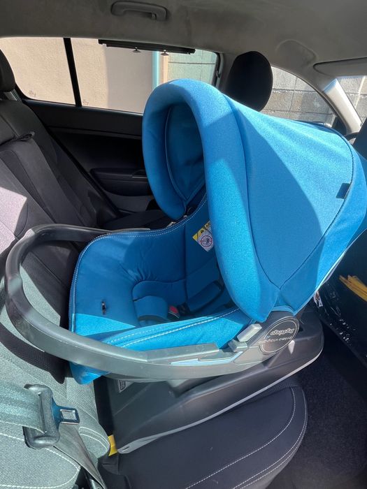 Бебешко кошче за кола с база Peg perego