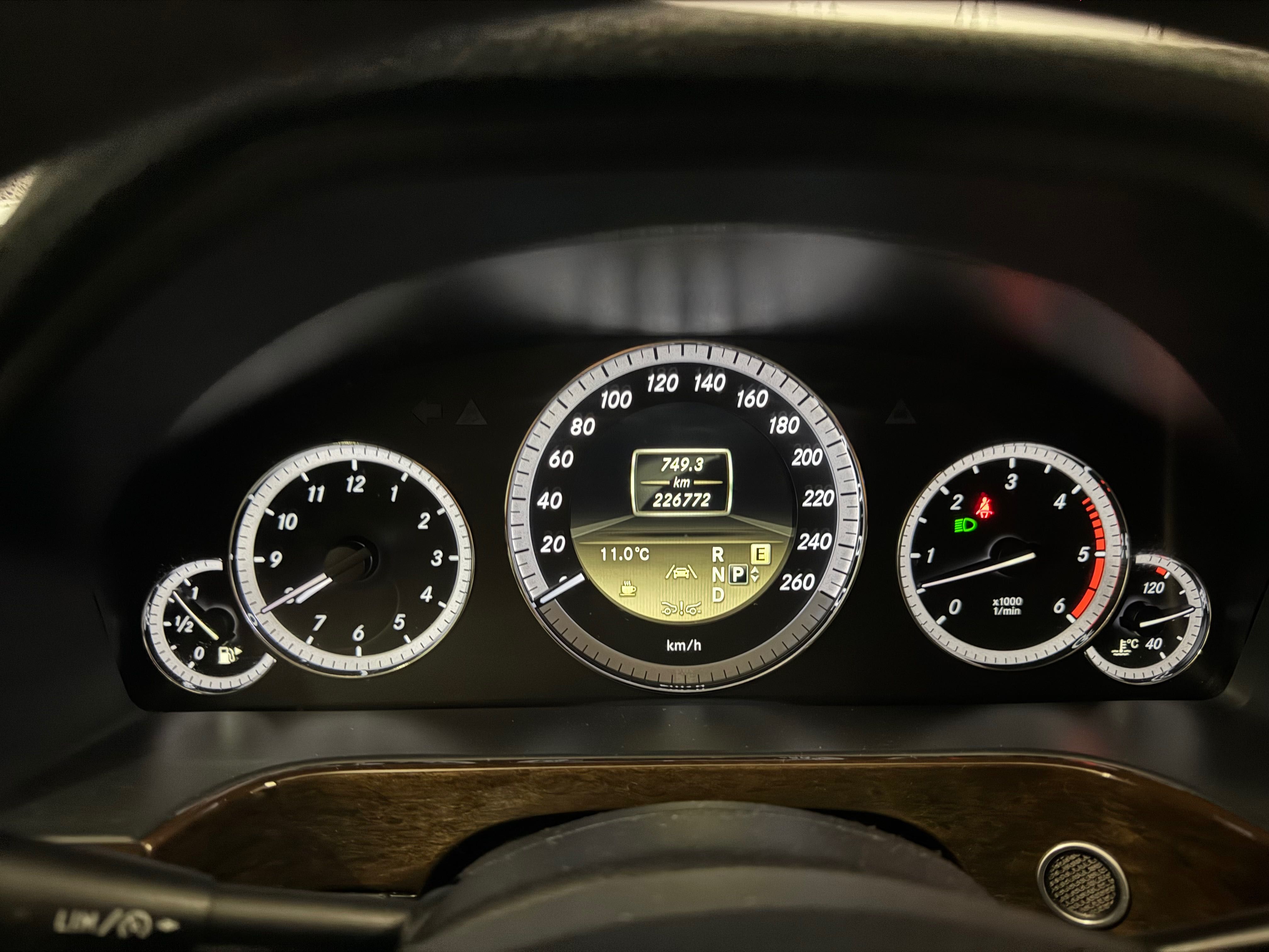 Мерцедес AMG Е-300 V6