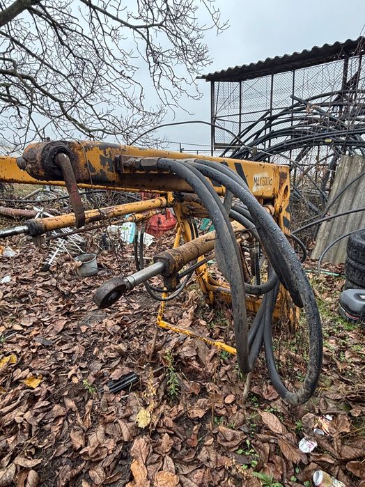 Incarcator frontal pentru tractor 450 si 550