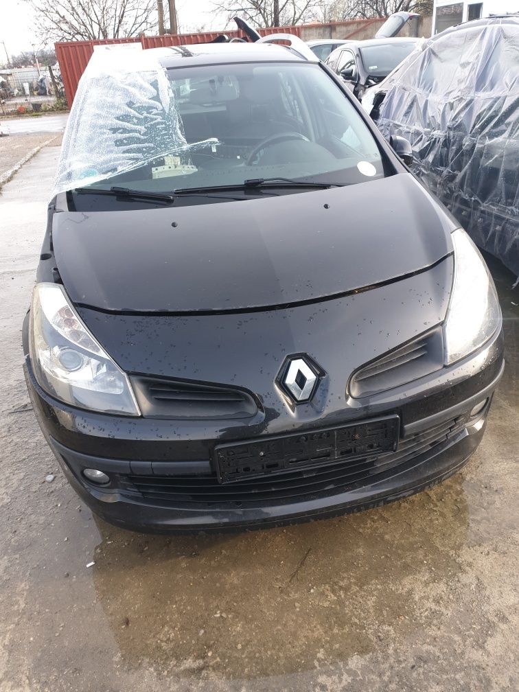 Dezmembram Renault clio 3 1.5 dci euro 4 90 cp cutie manuala 5+1 trept