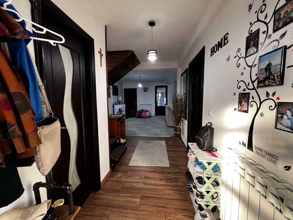 Casa de vanzare cu 3 dormitoare