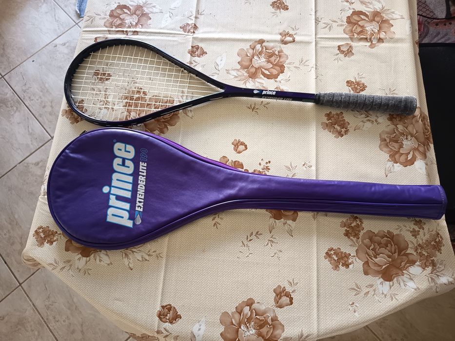 Racheta badminton.