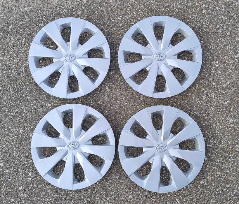 Set 4 capace originale Toyota Corolla pentru roti de 15"