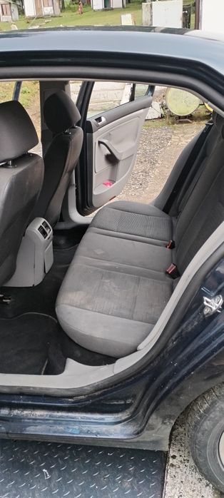 Vând sau schimb Volkswagen Jetta