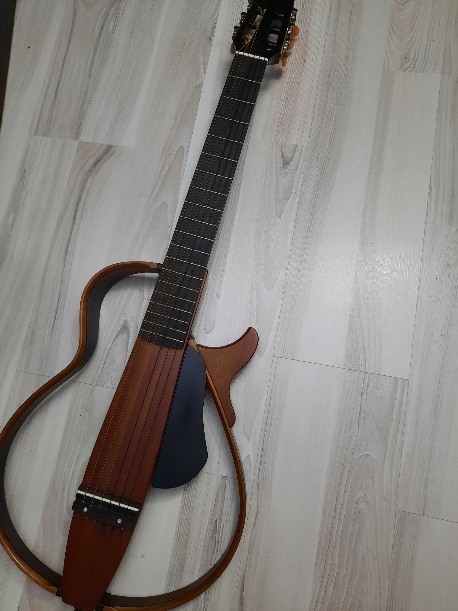 Chitara  yamaha SLG 200n