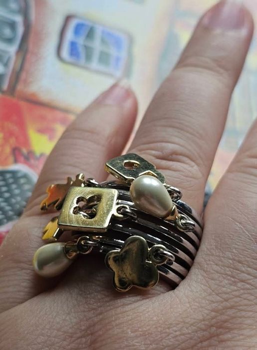 Марков сребърен пръстен с талисмани