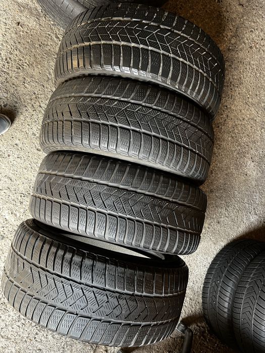 Anvelope de iarna 235/45 R18