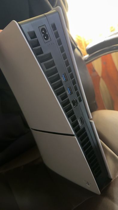 Playstation 5 digital edition 1TB с остатъчна гаранция 1 година